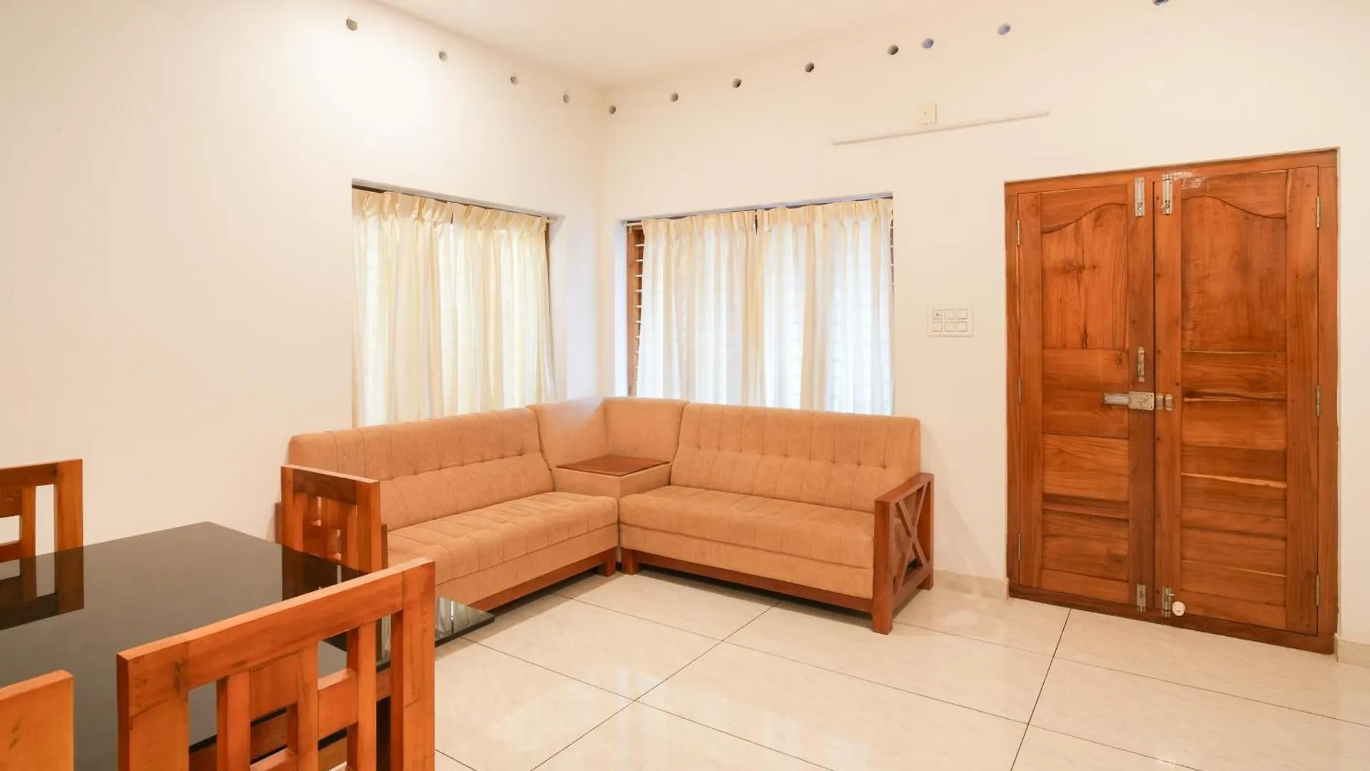 Marina Rosh Inn Alappuzha Homestay