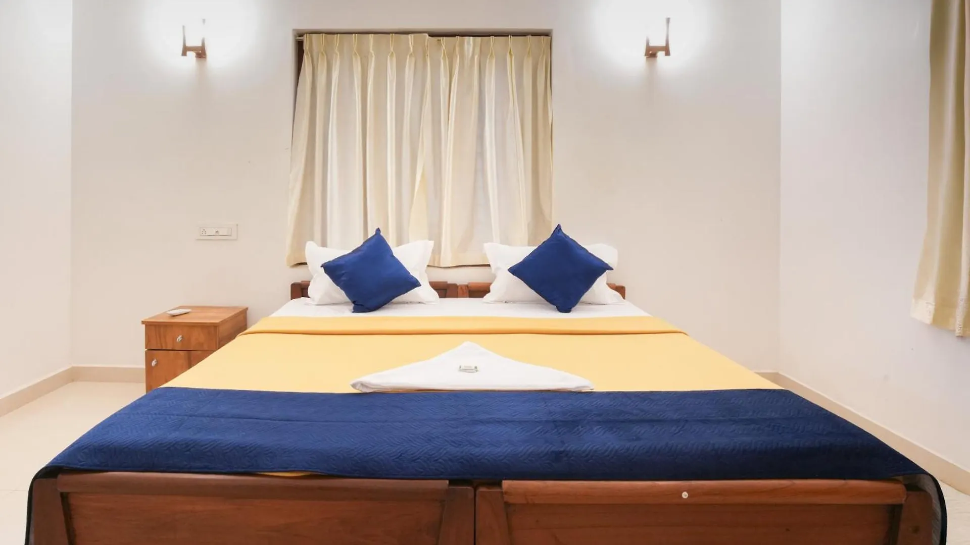Marina Rosh Inn Alappuzha India